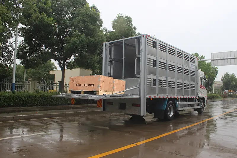 Livestock and Poultry Transport Truck